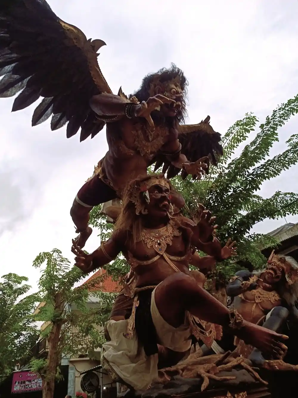 Parade Ogoh-Ogoh di Bali.