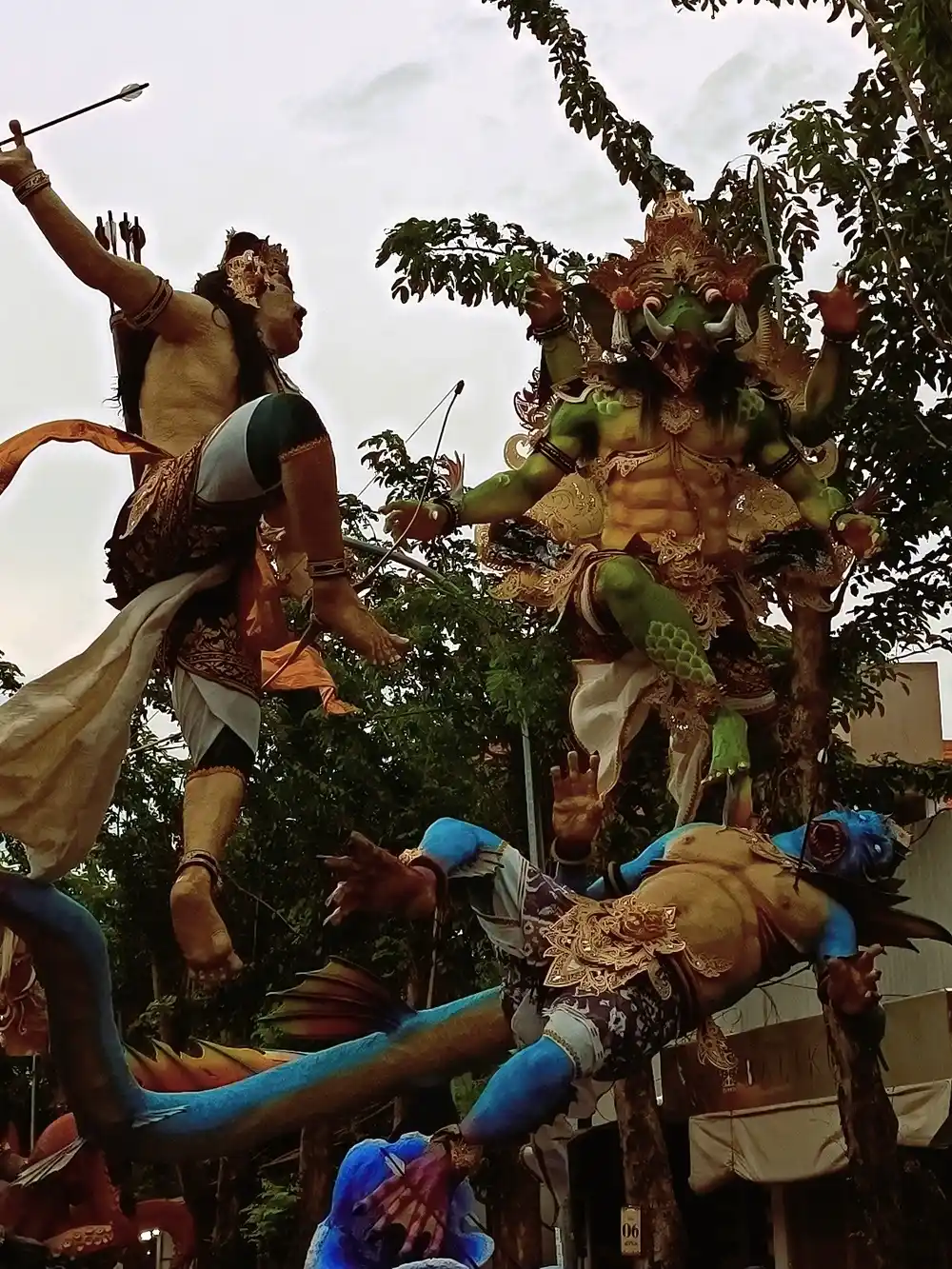 Parade Ogoh-Ogoh di Bali.
